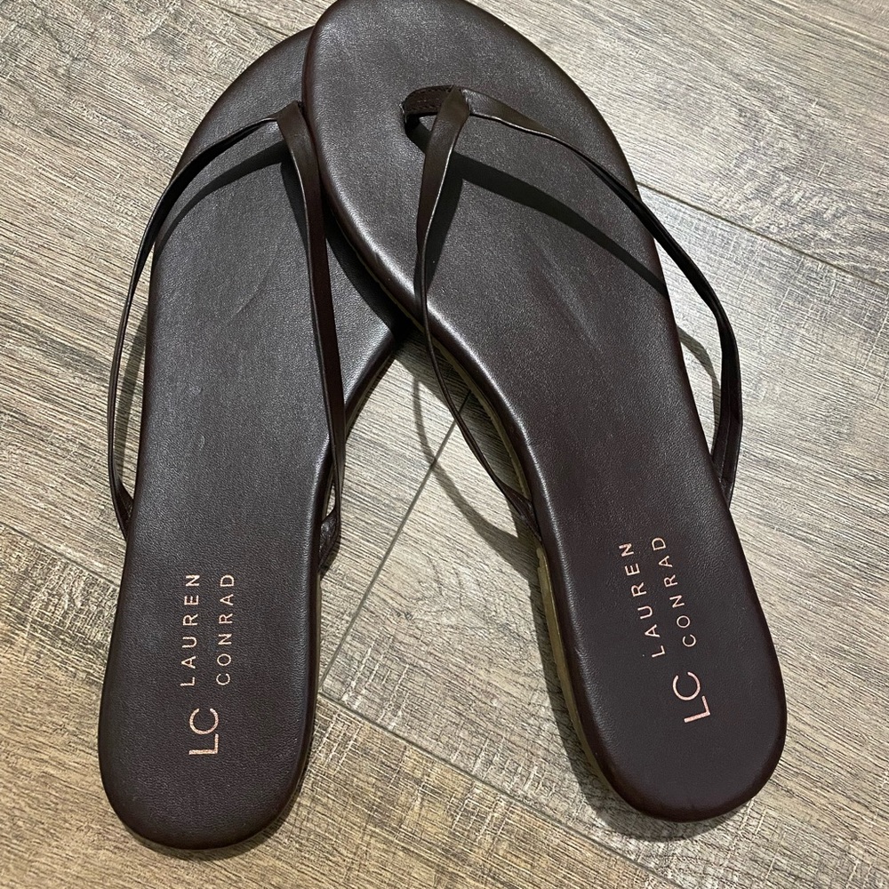 Lauren Conrad Brown flip flops Brand New